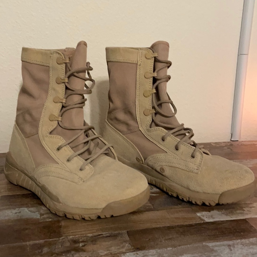 Nike combat boot